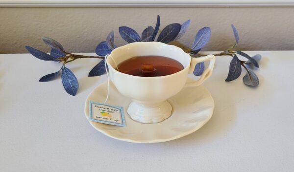Vantage tea cup candle with wood wicks