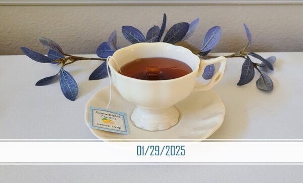 Vantage tea cup wick candle